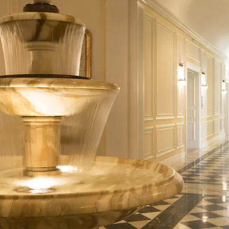 Отель Victoria Jungfrau Grand & 5*