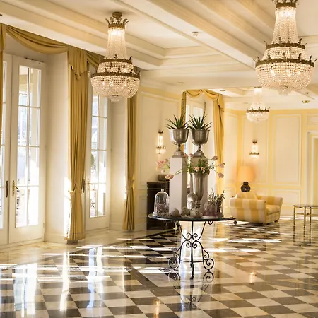 Отель Victoria Jungfrau Grand & 5*