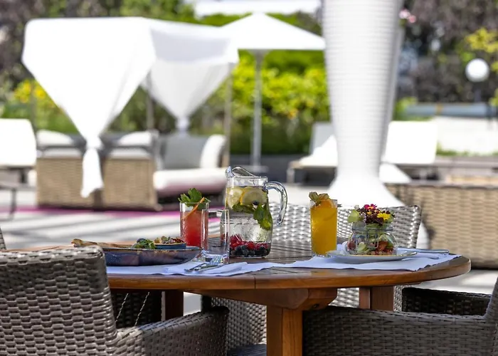 Отель Victoria Jungfrau Grand & 5*