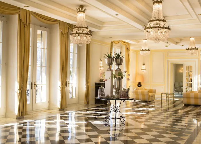 Отель Victoria Jungfrau Grand & 5*